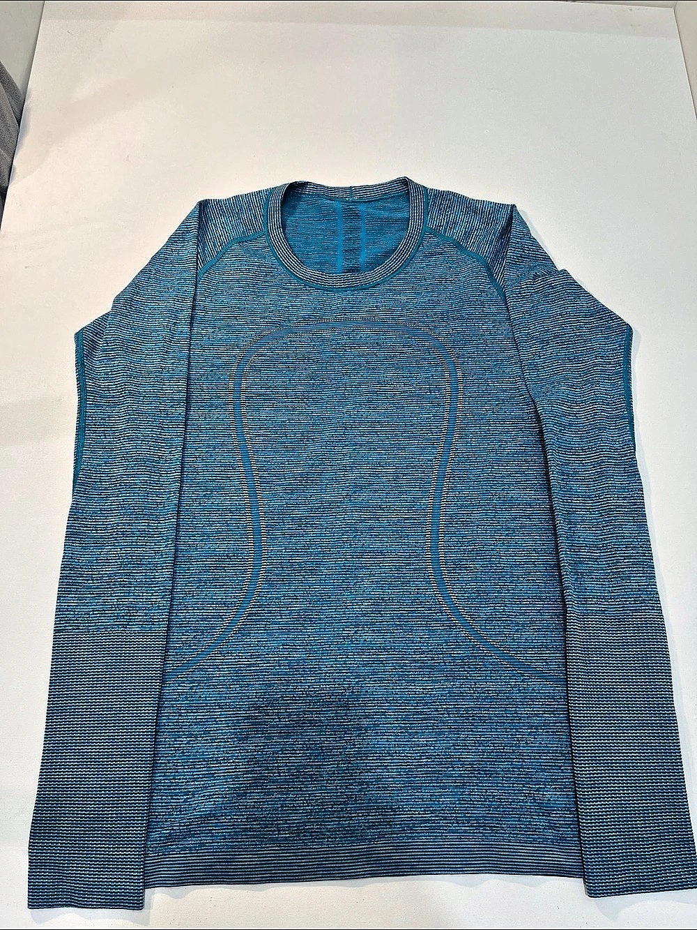 lululemon Swiftly Tech Long-Sleeve Shirt Blue Long Sleeve Athletic Top